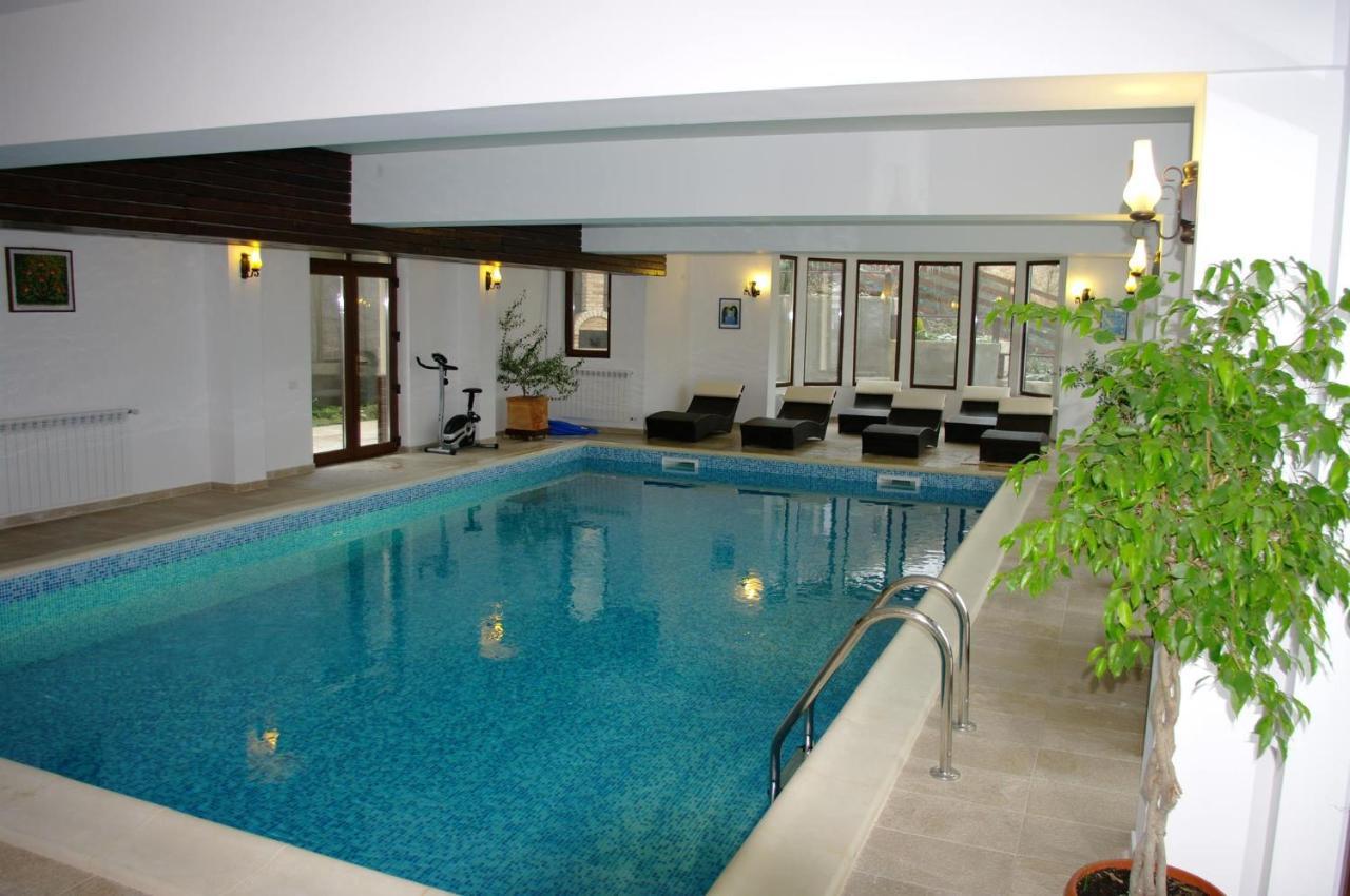 Casa Luce - Camere De Inchiriat Buşteni Exterior foto